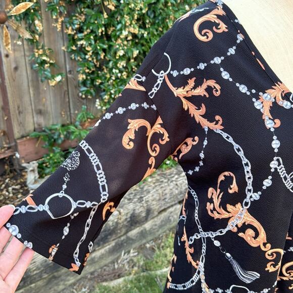 Goddess Flouce V Neck And V Back Black Blouse Women's Size Small - Picture 3 of 11